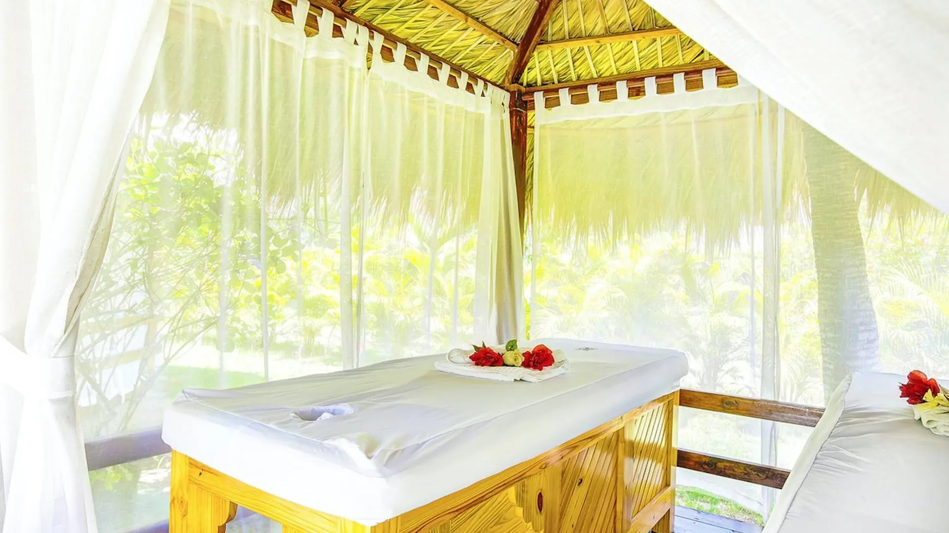 ***** Hotel Tropicana Suites Deluxe Beach Club And Pool - Playa Los Corales Punta Cana Dominikanische Republik
