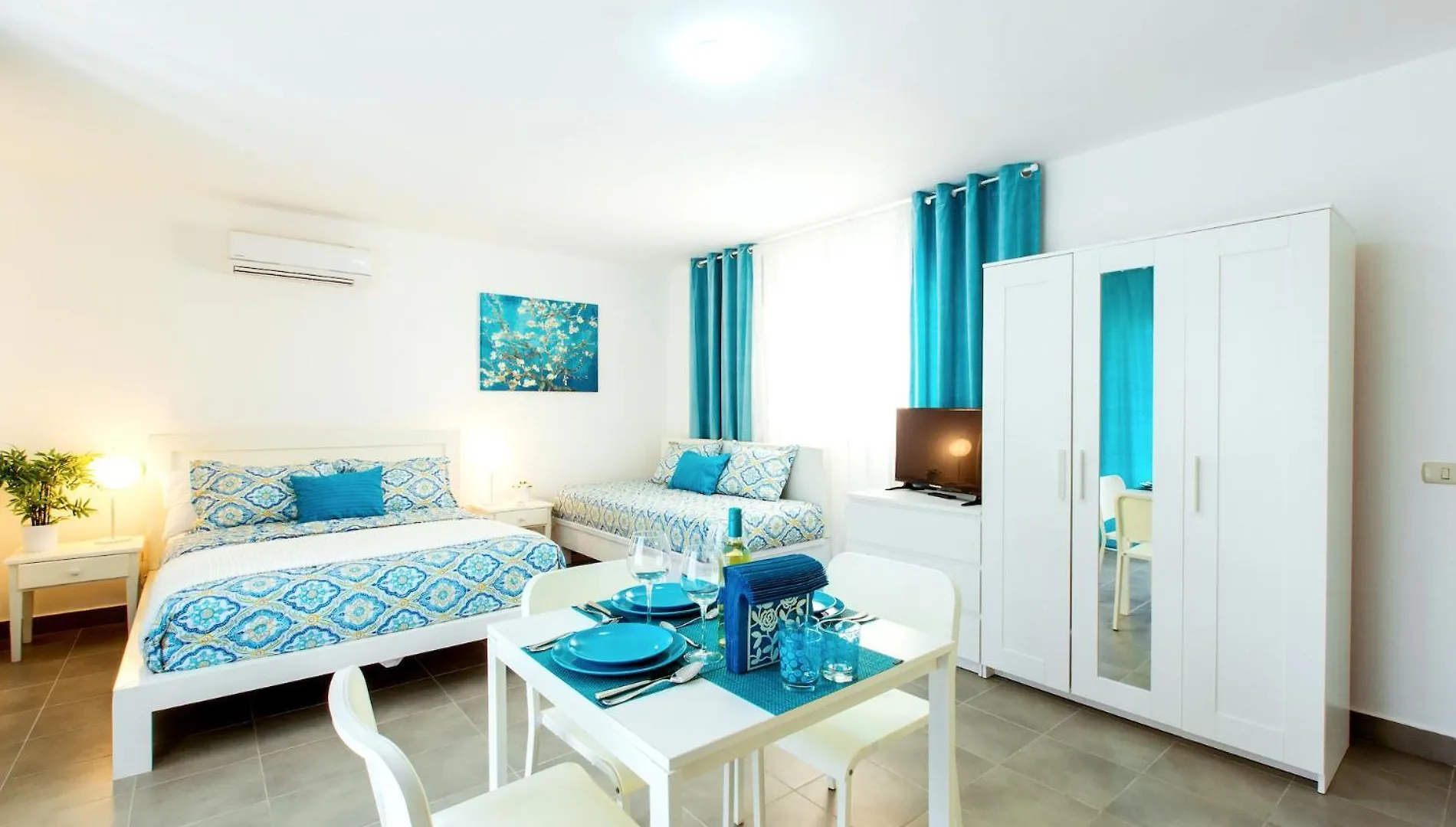 Tropicana Suites Deluxe Beach Club And Pool - Playa Los Corales Punta Cana Dominikánská republika